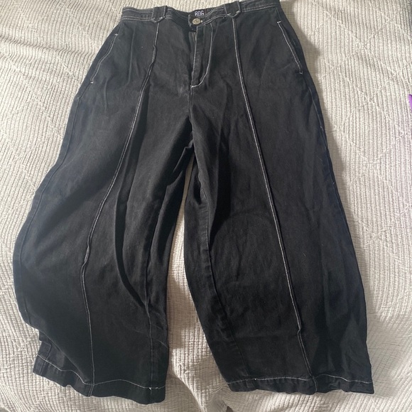 BDG Pintuck Leroy Wide Leg Black Jean - Picture 6 of 10